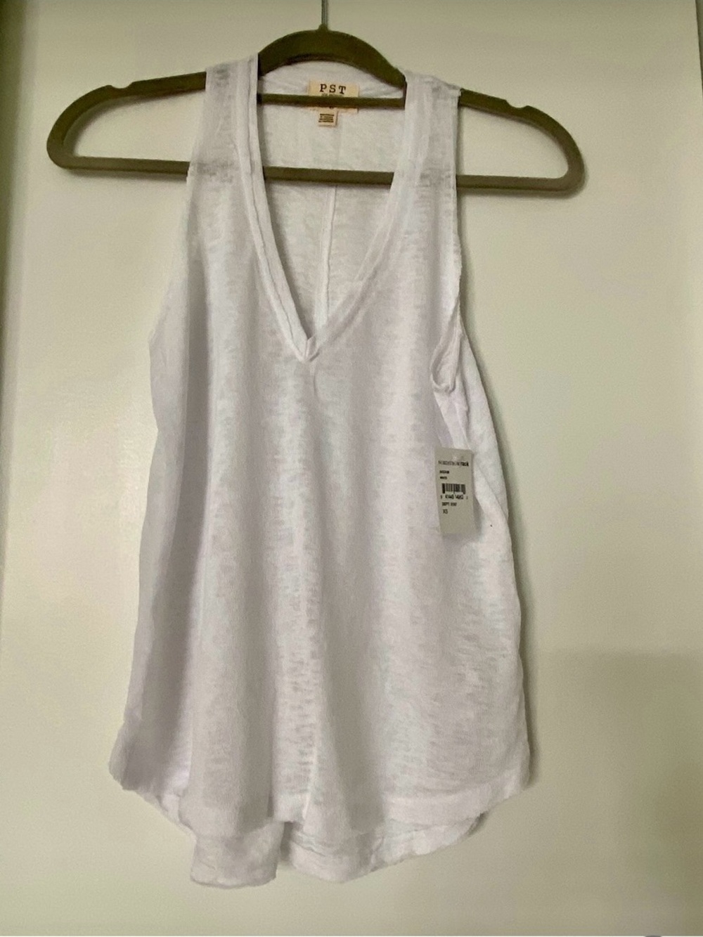 NWT - Project Social T - Lightweight V-Neck Tank Duo - Black & White - Picture 3 of 3